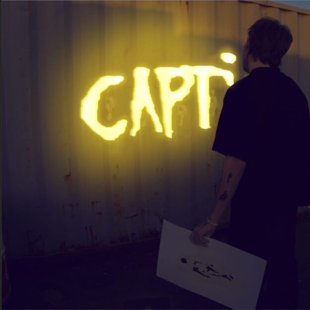 [Capti]