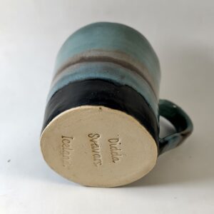 Handgerður skegg- eða söturbolli